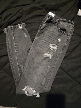 KanCan Gray Distressed Skinny Jeans Women’s Size 7 Like New